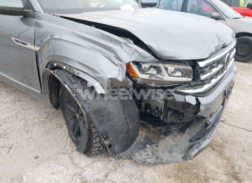 Photo 6 of 2022 Volkswagen Atlas 3.6L V6 SEL R-LINE (VIN 1V2AR2CA1NC546112)