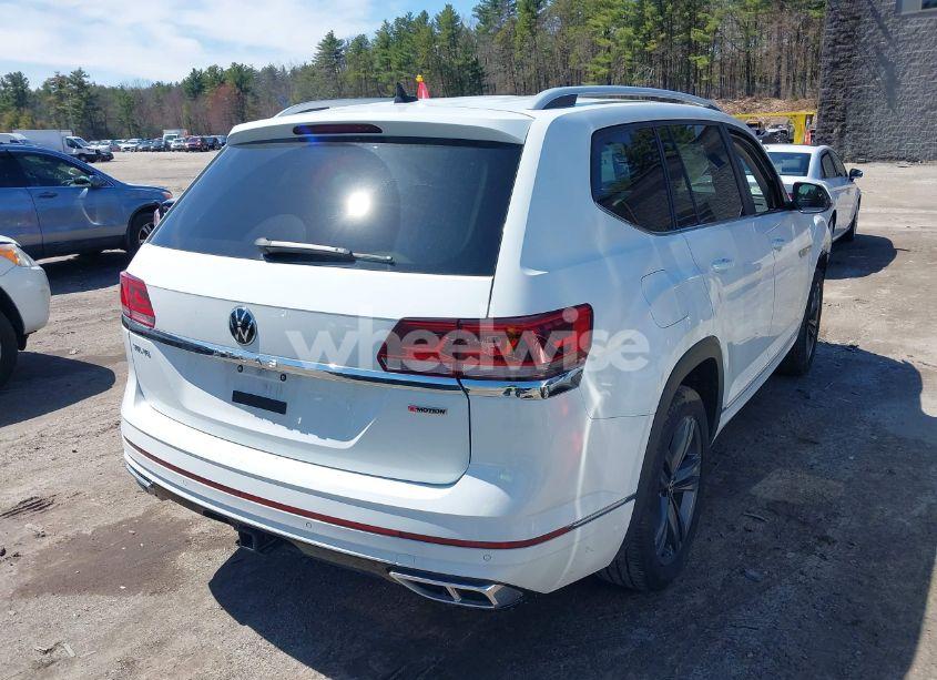 Photo 4 of 2022 Volkswagen Atlas 3.6L V6 SEL R-LINE (VIN 1V2AR2CA3NC501396)