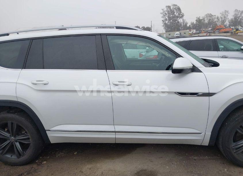 Photo 13 of 2022 Volkswagen Atlas 3.6L V6 SEL R-LINE (VIN 1V2AR2CA5NC548221)