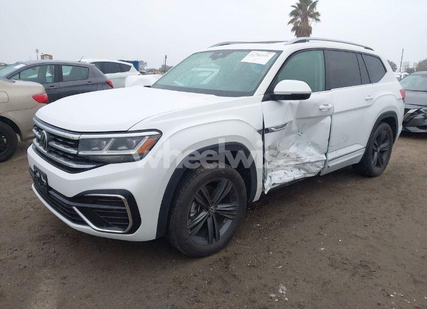 Photo 2 of 2022 Volkswagen Atlas 3.6L V6 SEL R-LINE (VIN 1V2AR2CA5NC548221)
