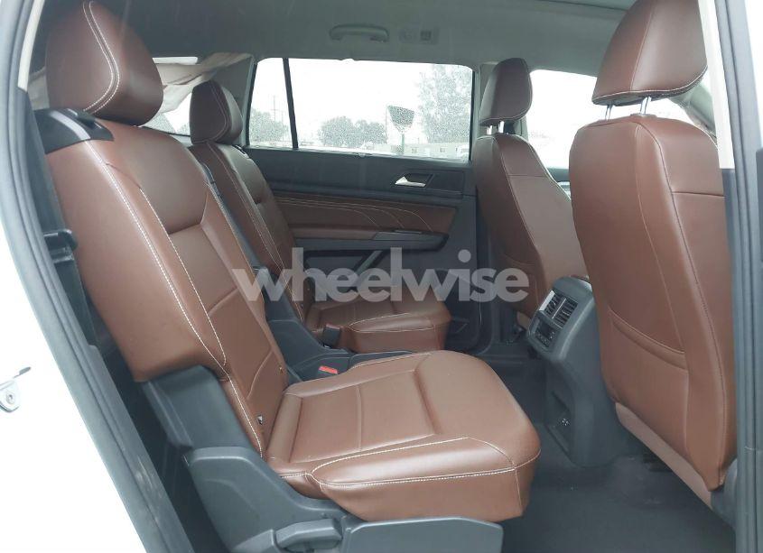 Photo 8 of 2022 Volkswagen Atlas 3.6L V6 SEL R-LINE (VIN 1V2AR2CA5NC548221)