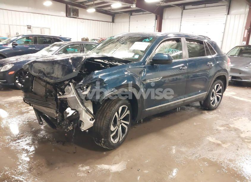 Photo 2 of 2022 Volkswagen Atlas CROSS SPORT 3.6L V6 SEL (VIN 1V2BE2CA4NC202659)