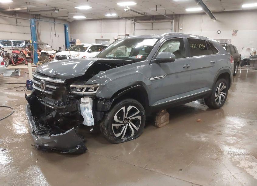 Photo 2 of 2023 Volkswagen Atlas CROSS SPORT 3.6L V6 SEL (VIN 1V2BE2CA4PC219612)
