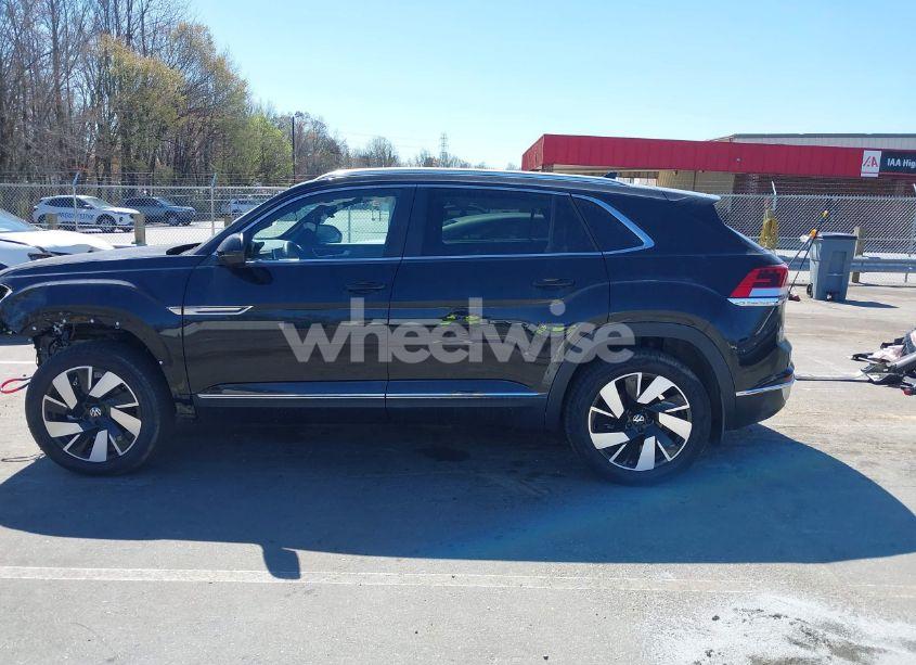 Photo 14 of 2024 Volkswagen Atlas CROSS SPORT 2.0T SEL (VIN 1V2BE2CA6RC243851)