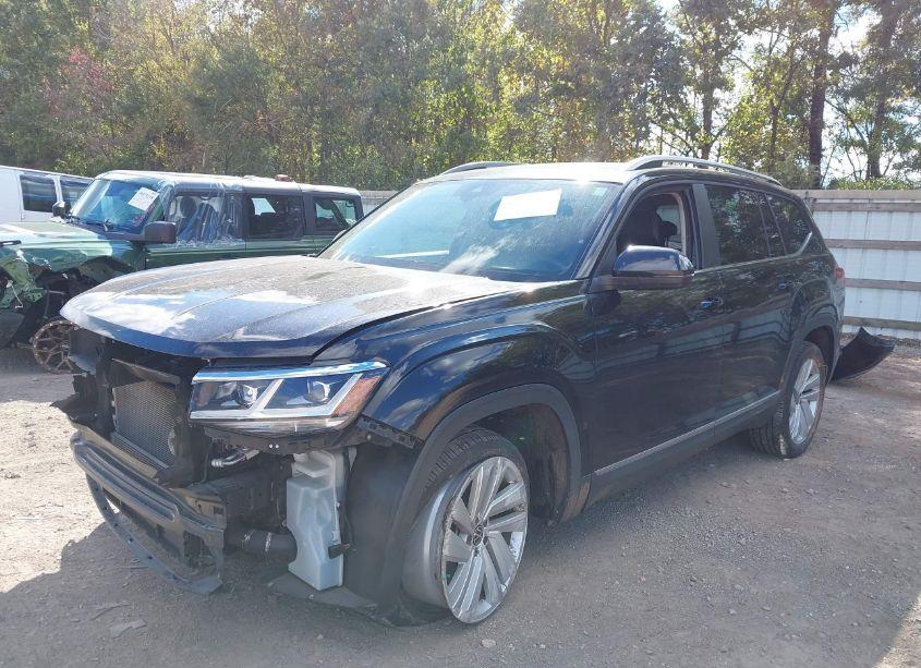 Photo 2 of 2021 Volkswagen Atlas 2.0T SEL (VIN 1V2BP2CA1MC571309)