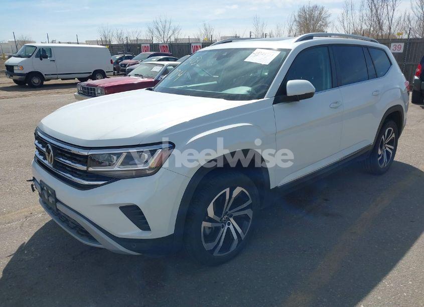 Photo 2 of 2022 Volkswagen Atlas 2.0T SEL (VIN 1V2BP2CA9NC535465)