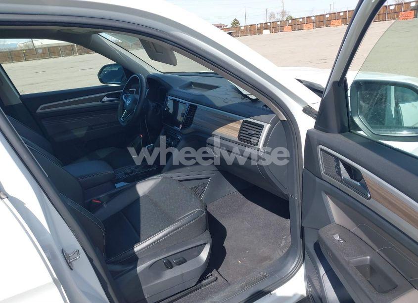 Photo 5 of 2022 Volkswagen Atlas 2.0T SEL (VIN 1V2BP2CA9NC535465)