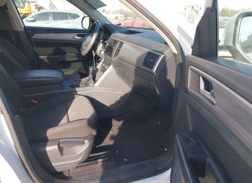 Photo 5 of 2018 Volkswagen Atlas 3.6L V6 LAUNCH EDITION (VIN 1V2BR2CA1JC502979)