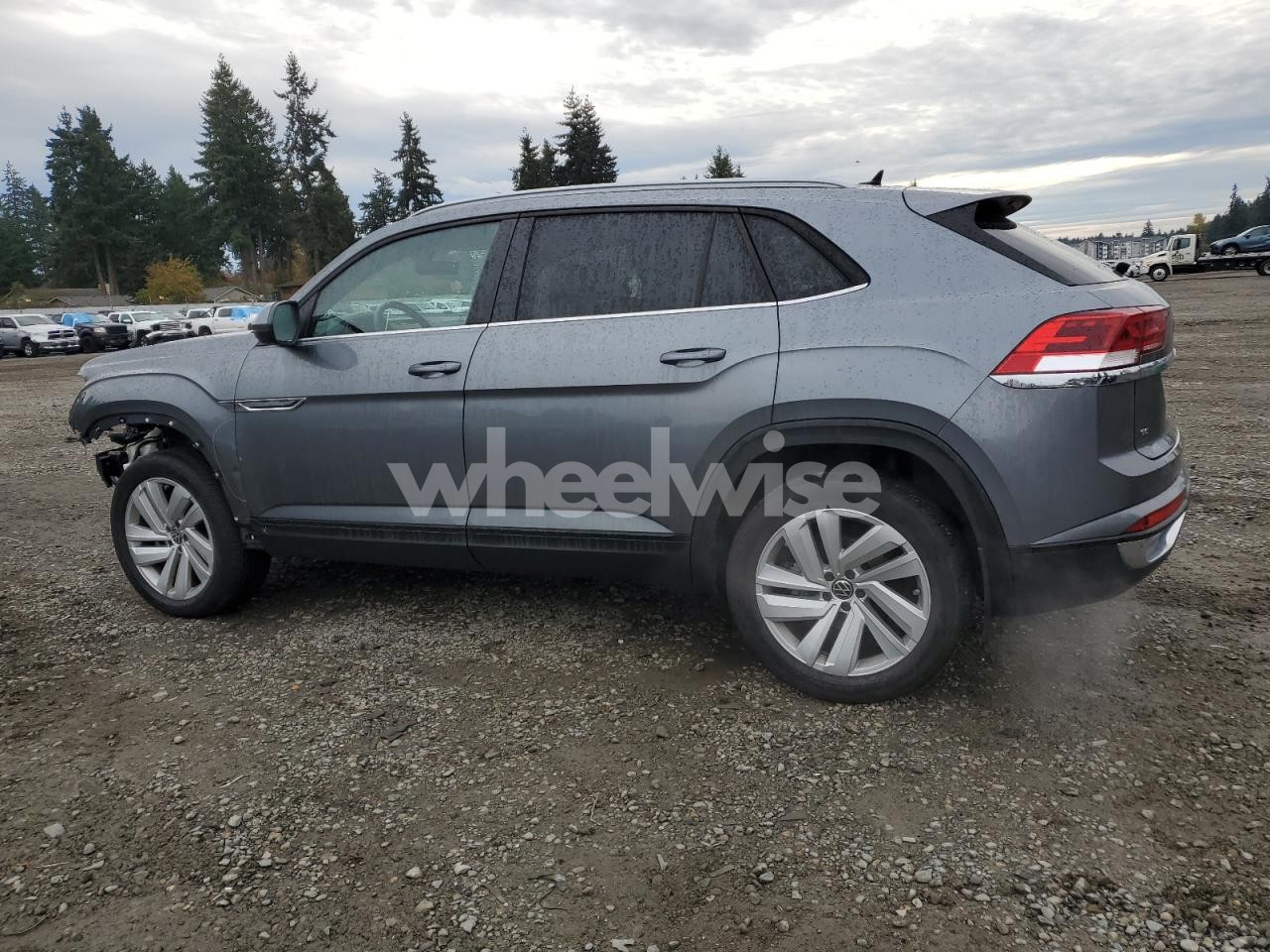 Photo 2 of 2022 VOLKSWAGEN ATLAS CROSS SPORT SE (VIN 1V2BR2CA1PC538048)