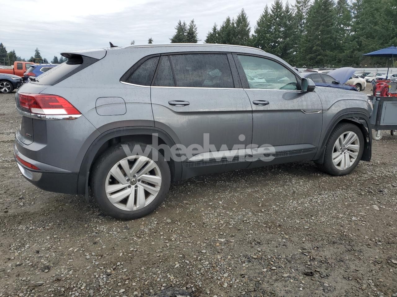 Photo 3 of 2022 VOLKSWAGEN ATLAS CROSS SPORT SE (VIN 1V2BR2CA1PC538048)