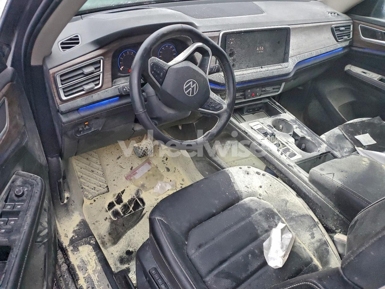 Photo 8 of 2025 VOLKSWAGEN ATLAS SEL (VIN 1V2BR2CA1SC569468)