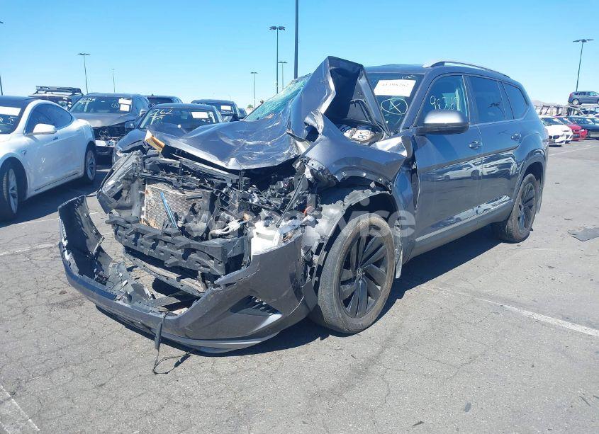 Photo 2 of 2021 Volkswagen Atlas 3.6L V6 SEL (VIN 1V2BR2CA2MC520525)