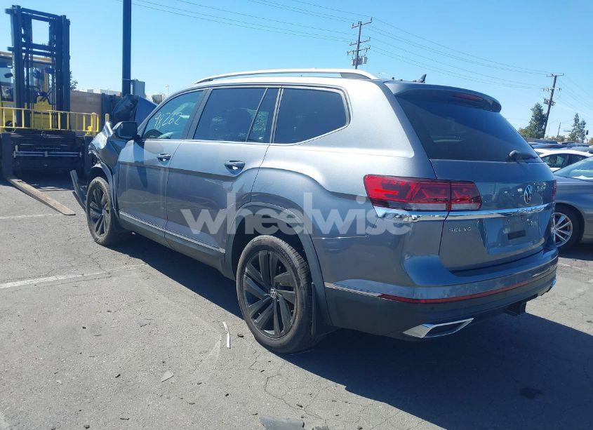 Photo 3 of 2021 Volkswagen Atlas 3.6L V6 SEL (VIN 1V2BR2CA2MC520525)