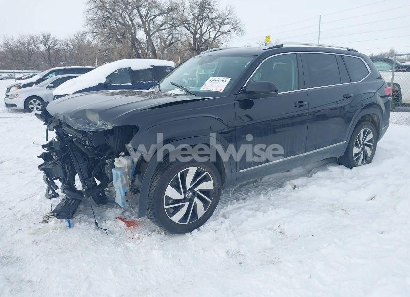Photo 2 of 2024 Volkswagen Atlas 2.0T SEL (VIN 1V2BR2CA3RC513283)