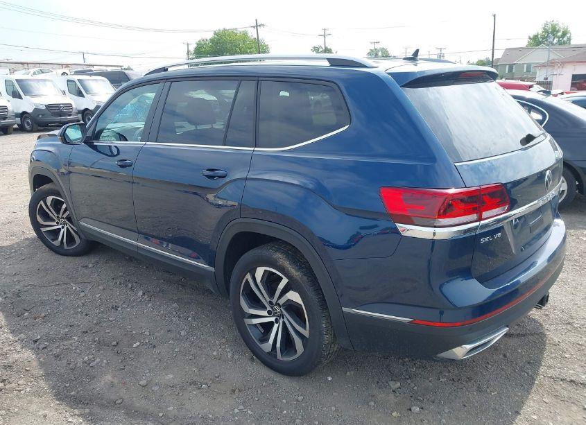 Photo 3 of 2022 Volkswagen Atlas 3.6L V6 SEL (VIN 1V2BR2CA4NC500228)