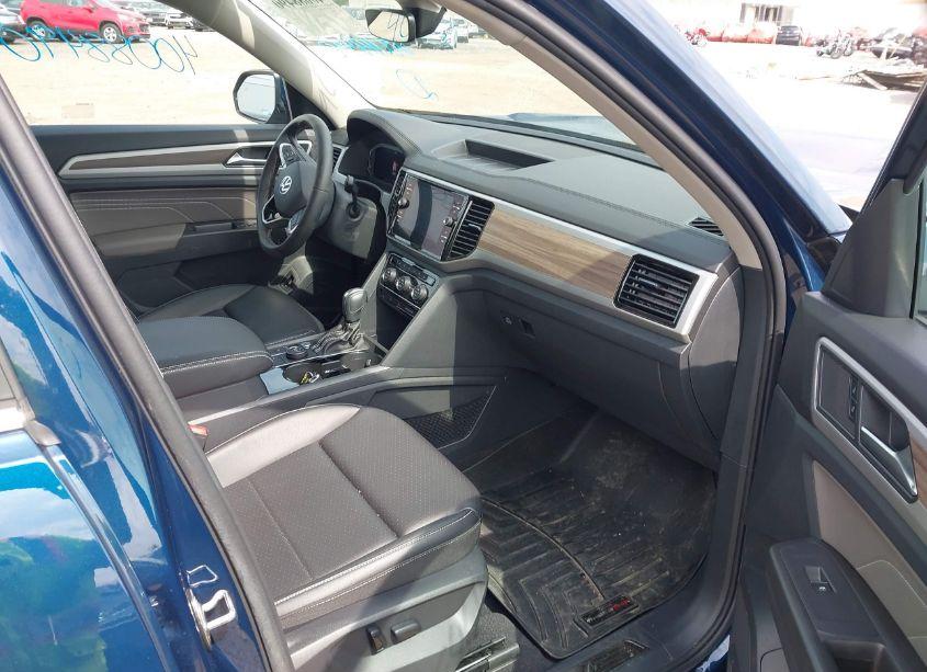 Photo 5 of 2022 Volkswagen Atlas 3.6L V6 SEL (VIN 1V2BR2CA4NC500228)