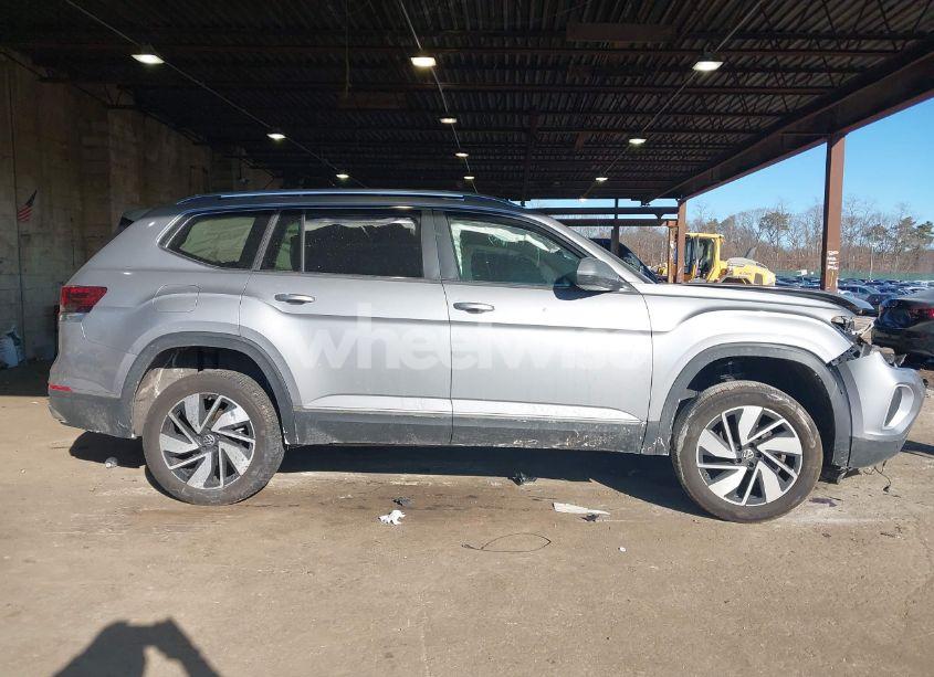 Photo 14 of 2024 Volkswagen Atlas 2.0T SEL (VIN 1V2BR2CA4RC513888)