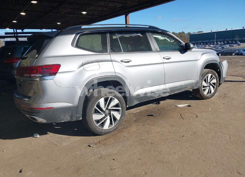 Photo 4 of 2024 Volkswagen Atlas 2.0T SEL (VIN 1V2BR2CA4RC513888)