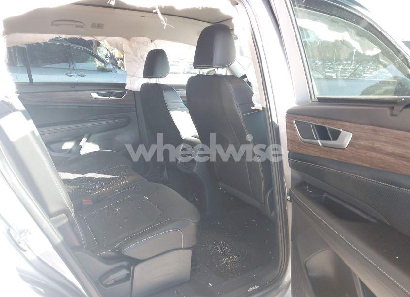 Photo 8 of 2024 Volkswagen Atlas 2.0T SEL (VIN 1V2BR2CA4RC513888)