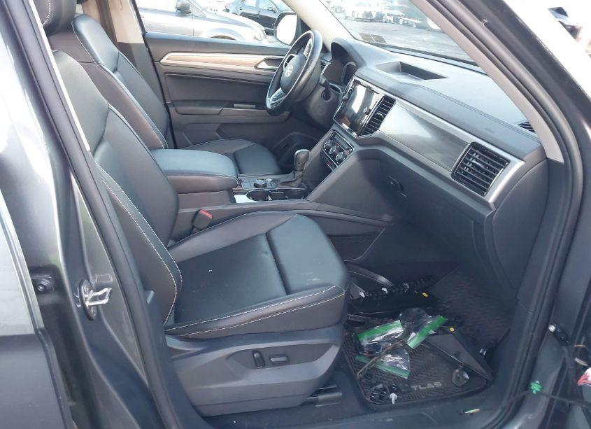 Photo 5 of 2021 Volkswagen Atlas 3.6L V6 SEL (VIN 1V2BR2CA6MC525985)