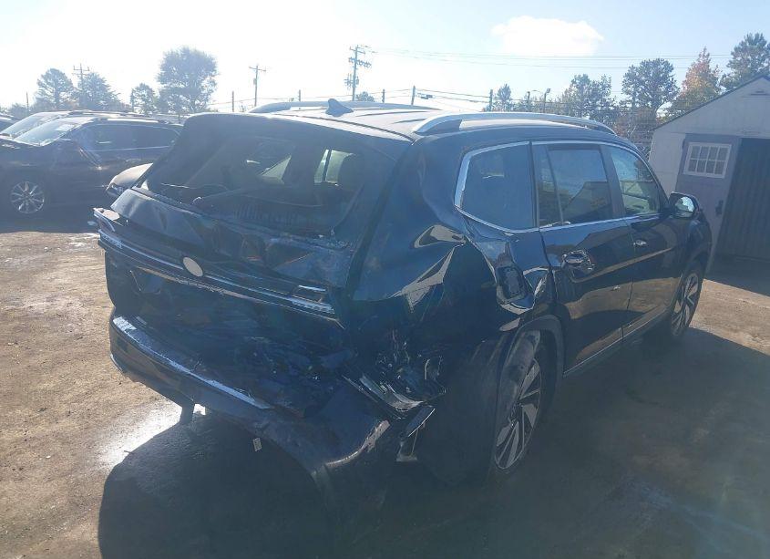Photo 4 of 2024 Volkswagen Atlas 2.0T SEL (VIN 1V2BR2CA6RC517277)