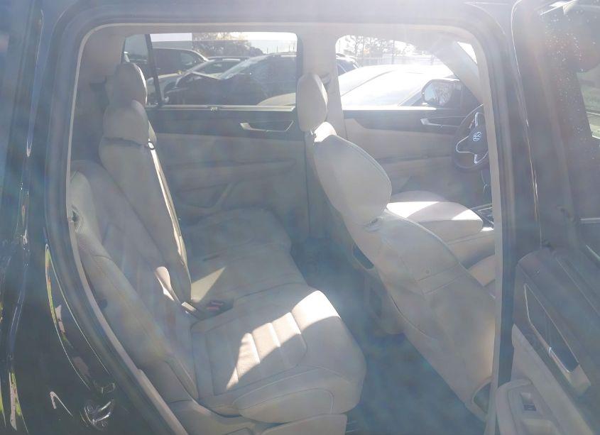 Photo 8 of 2024 Volkswagen Atlas 2.0T SEL (VIN 1V2BR2CA6RC517277)