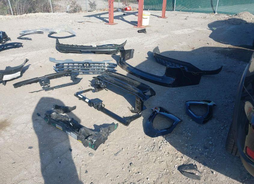 Photo 18 of 2024 Volkswagen Atlas 2.0T SEL (VIN 1V2BR2CA7RC518499)