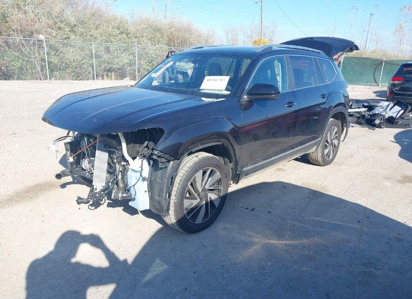 Photo 2 of 2024 Volkswagen Atlas 2.0T SEL (VIN 1V2BR2CA7RC518499)