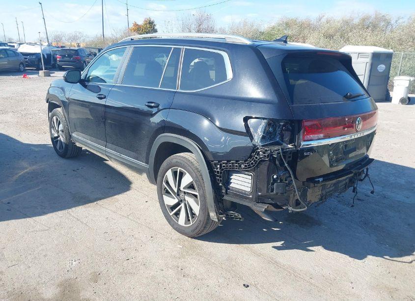 Photo 3 of 2024 Volkswagen Atlas 2.0T SEL (VIN 1V2BR2CA7RC518499)