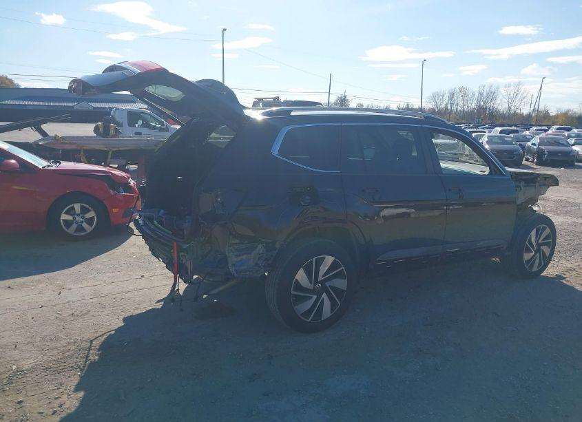 Photo 4 of 2024 Volkswagen Atlas 2.0T SEL (VIN 1V2BR2CA7RC518499)