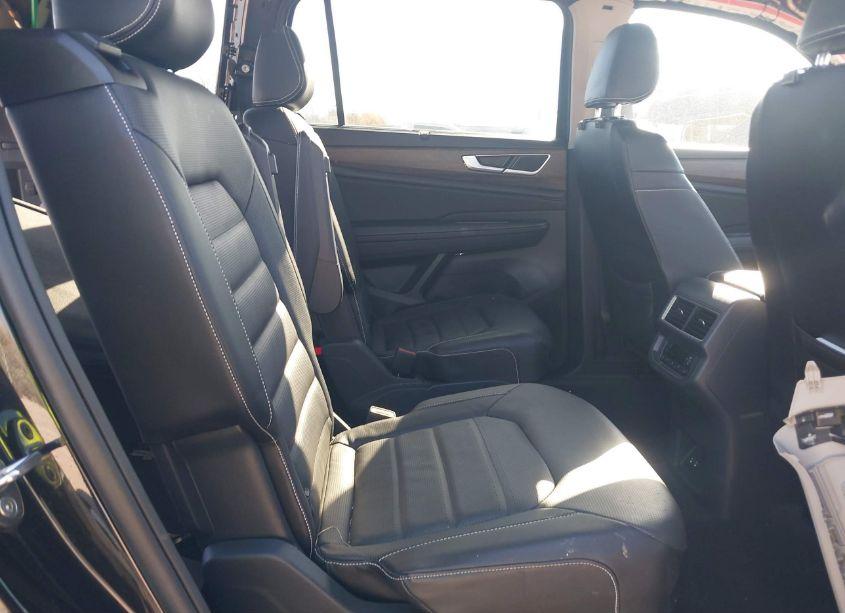 Photo 8 of 2024 Volkswagen Atlas 2.0T SEL (VIN 1V2BR2CA7RC518499)