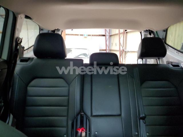 Photo 2 of 2024 VOLKSWAGEN ATLAS SEL (VIN 1V2BR2CA7RC580436)
