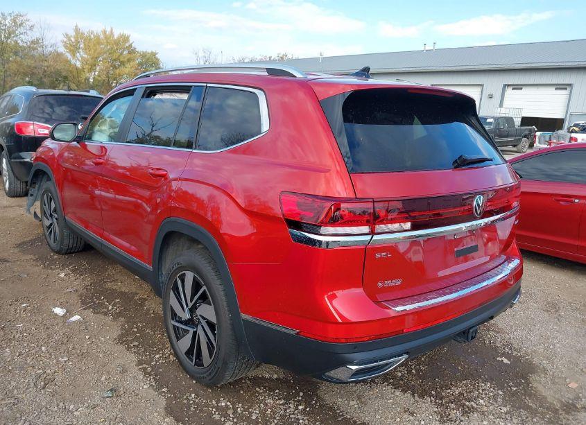 Photo 3 of 2024 Volkswagen Atlas 2.0T SEL (VIN 1V2BR2CA9RC516107)