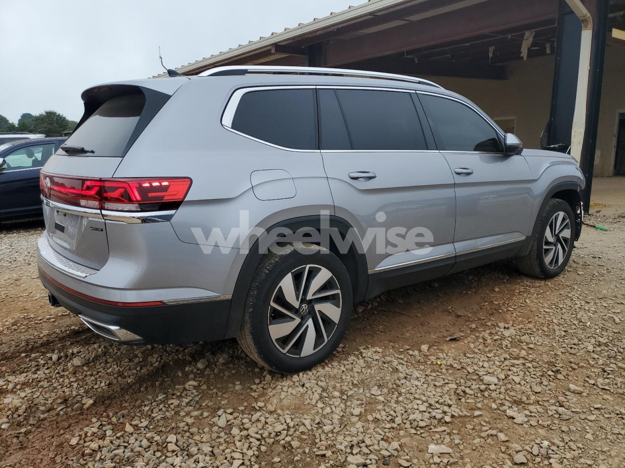 Photo 3 of 2024 VOLKSWAGEN ATLAS SEL (VIN 1V2BR2CAXRC517718)
