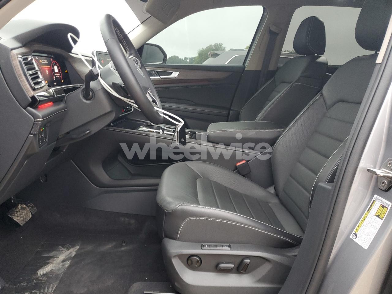 Photo 7 of 2024 VOLKSWAGEN ATLAS SEL (VIN 1V2BR2CAXRC517718)