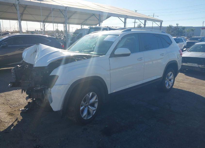 Photo 2 of 2018 Volkswagen Atlas 2.0T SE (VIN 1V2CP2CA7JC596828)