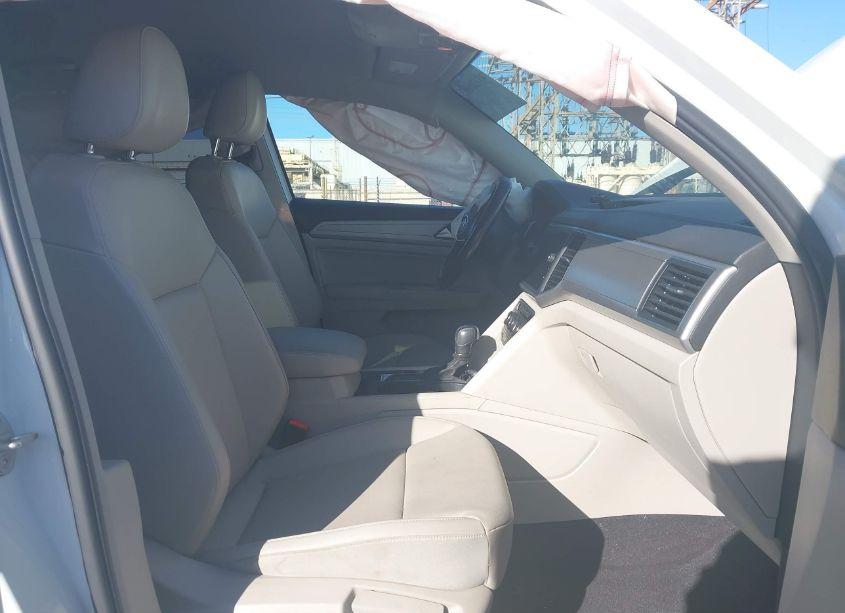 Photo 5 of 2018 Volkswagen Atlas 2.0T SE (VIN 1V2CP2CA7JC596828)