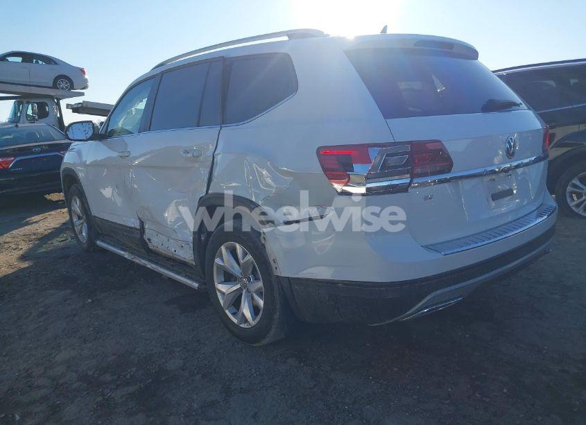 Photo 3 of 2018 Volkswagen Atlas 2.0T SE (VIN 1V2CP2CA7JC599731)