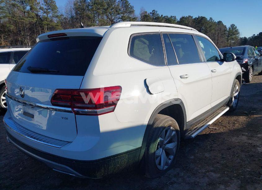 Photo 4 of 2018 Volkswagen Atlas 2.0T SE (VIN 1V2CP2CA7JC599731)