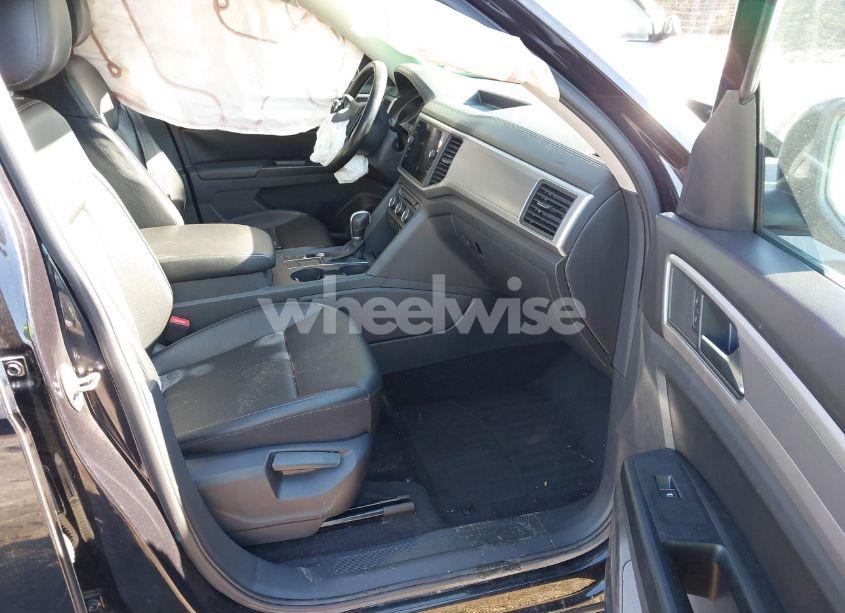 Photo 5 of 2018 Volkswagen Atlas 3.6L V6 SE (VIN 1V2CR2CA0JC545570)