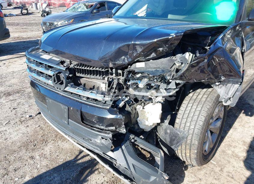 Photo 6 of 2018 Volkswagen Atlas 3.6L V6 SE (VIN 1V2CR2CA0JC545570)