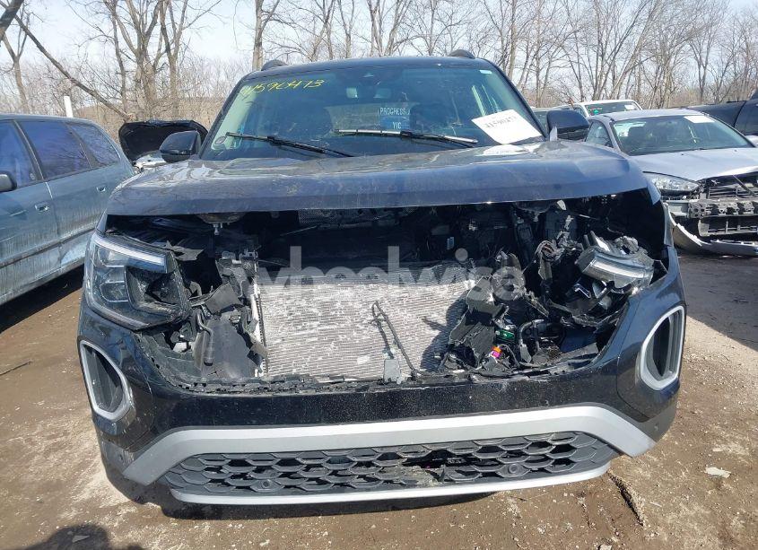 Photo 12 of 2024 Volkswagen Atlas 2.0T PEAK EDITION SE W/TECHNOLOGY (VIN 1V2CR2CA1RC579660)