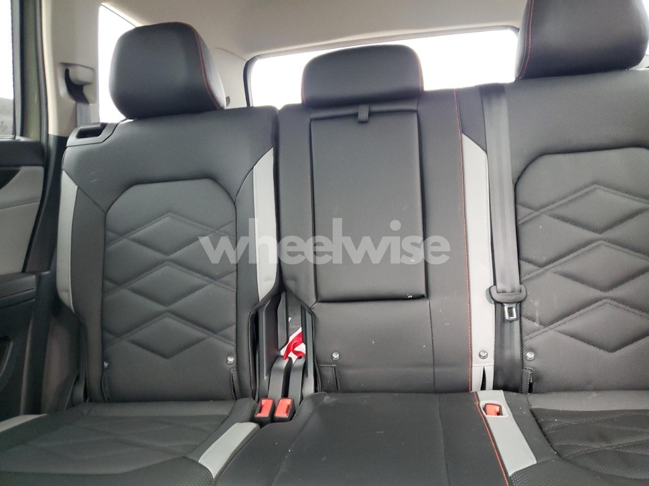 Photo 10 of 2025 VOLKSWAGEN ATLAS PEAK EDITION SE (VIN 1V2CR2CA2SC532188)