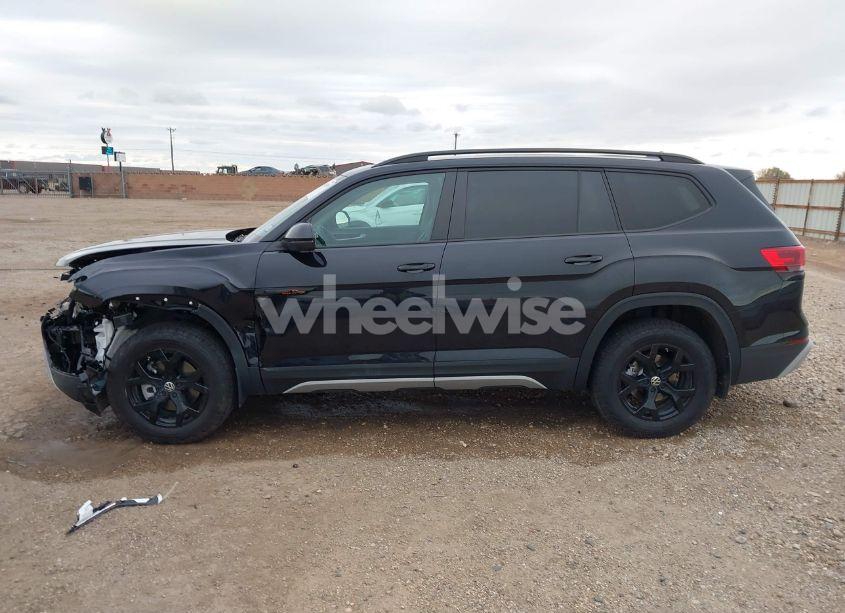 Photo 15 of 2024 Volkswagen Atlas 2.0T PEAK EDITION SE W/TECHNOLOGY (VIN 1V2CR2CA3RC585153)