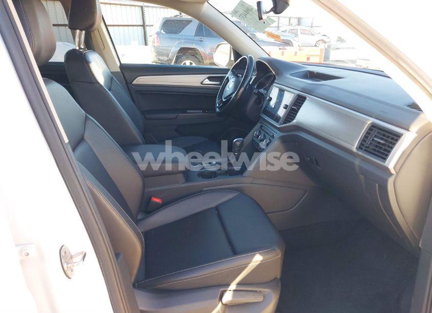 Photo 5 of 2018 Volkswagen Atlas 3.6L V6 SE (VIN 1V2CR2CA5JC556600)