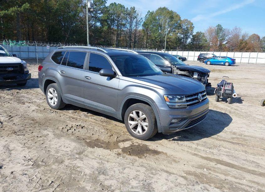 2018 Volkswagen Atlas 3.6L V6 SE (VIN 1V2CR2CA6JC515778) main photo