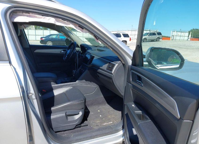 Photo 5 of 2018 Volkswagen Atlas 3.6L V6 SE (VIN 1V2CR2CA7JC528684)