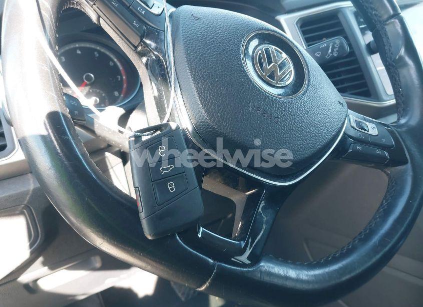 Photo 11 of 2018 Volkswagen Atlas 3.6L V6 SE (VIN 1V2CR2CA9JC566725)