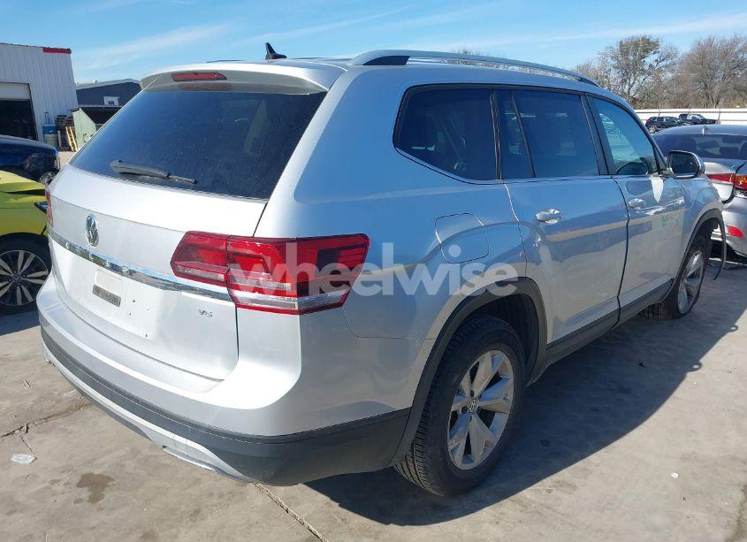 Photo 4 of 2018 Volkswagen Atlas 3.6L V6 SE (VIN 1V2CR2CA9JC566725)