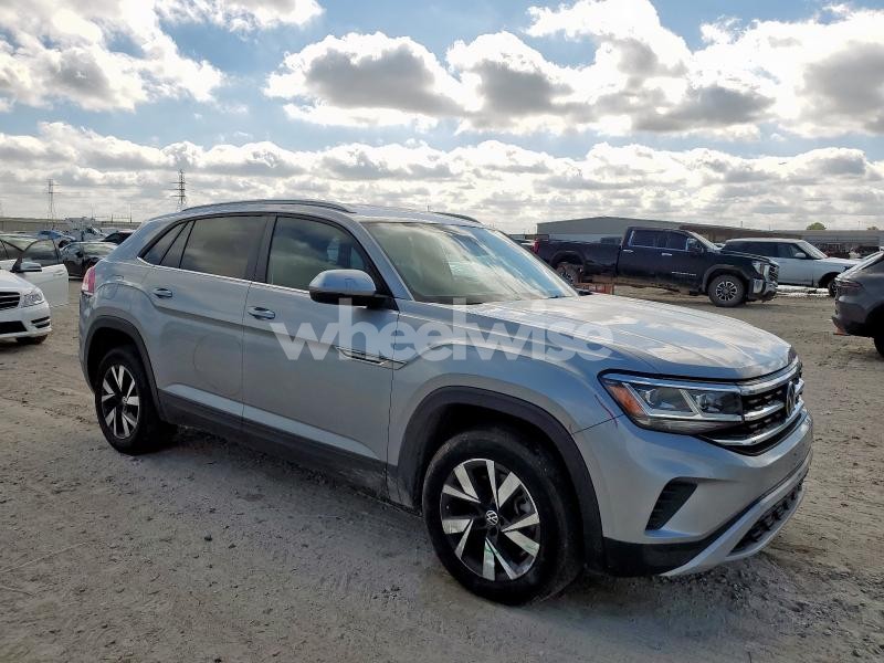 Photo 2 of 2022 VOLKSWAGEN ATLAS CROSS SPORT SE (VIN 1V2DC2CA8NC229670)
